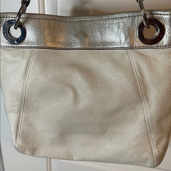 Coach Metallic Silver and Cream Shoulder Bag, Rehab purse - Picture 4 of 5